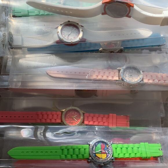 Geneva Wholesale LOT: 50 watches for Men & women main image 6